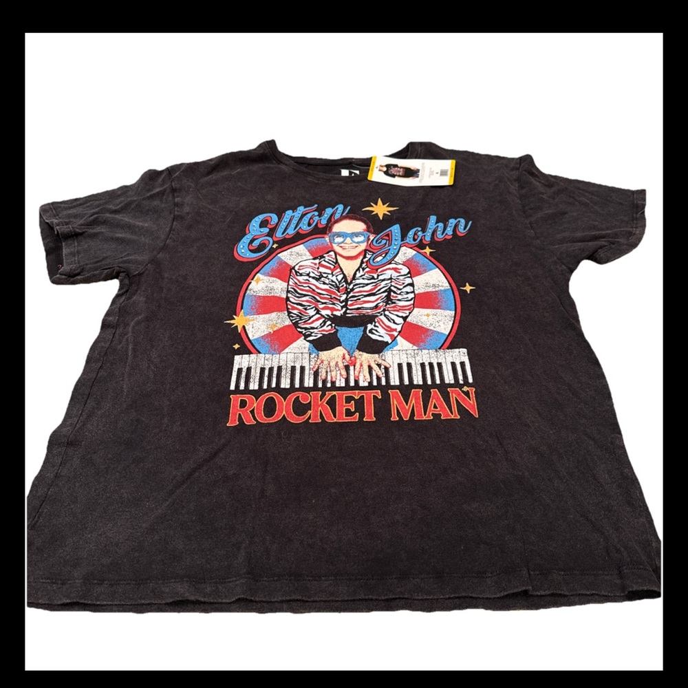 Elton John Graphic TeeShirt Size Medium New With Tags